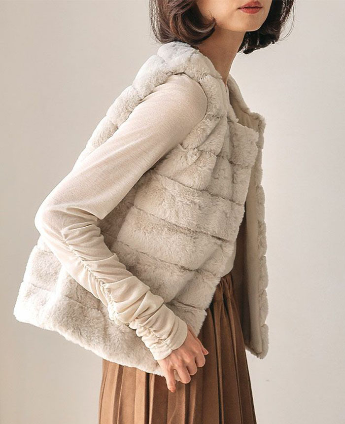 フェイクファーベスト